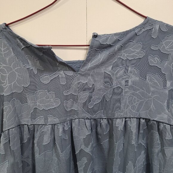 🔥3/$42 w FREE SHIPPING🔥 NWT blue, see through sleeves , tshirt - Picture 5 of 5